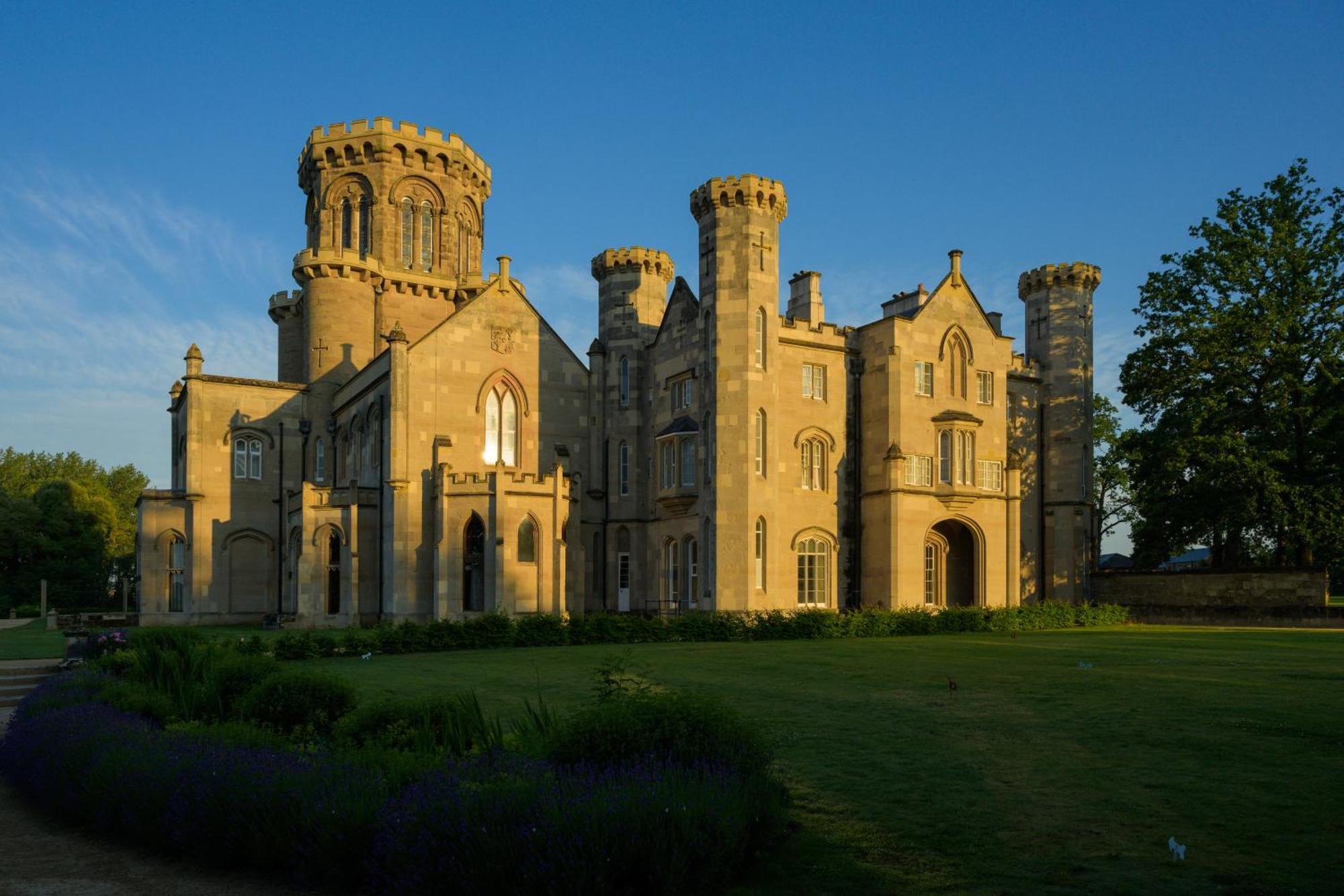 Studley Castle Hotel Екстериор снимка