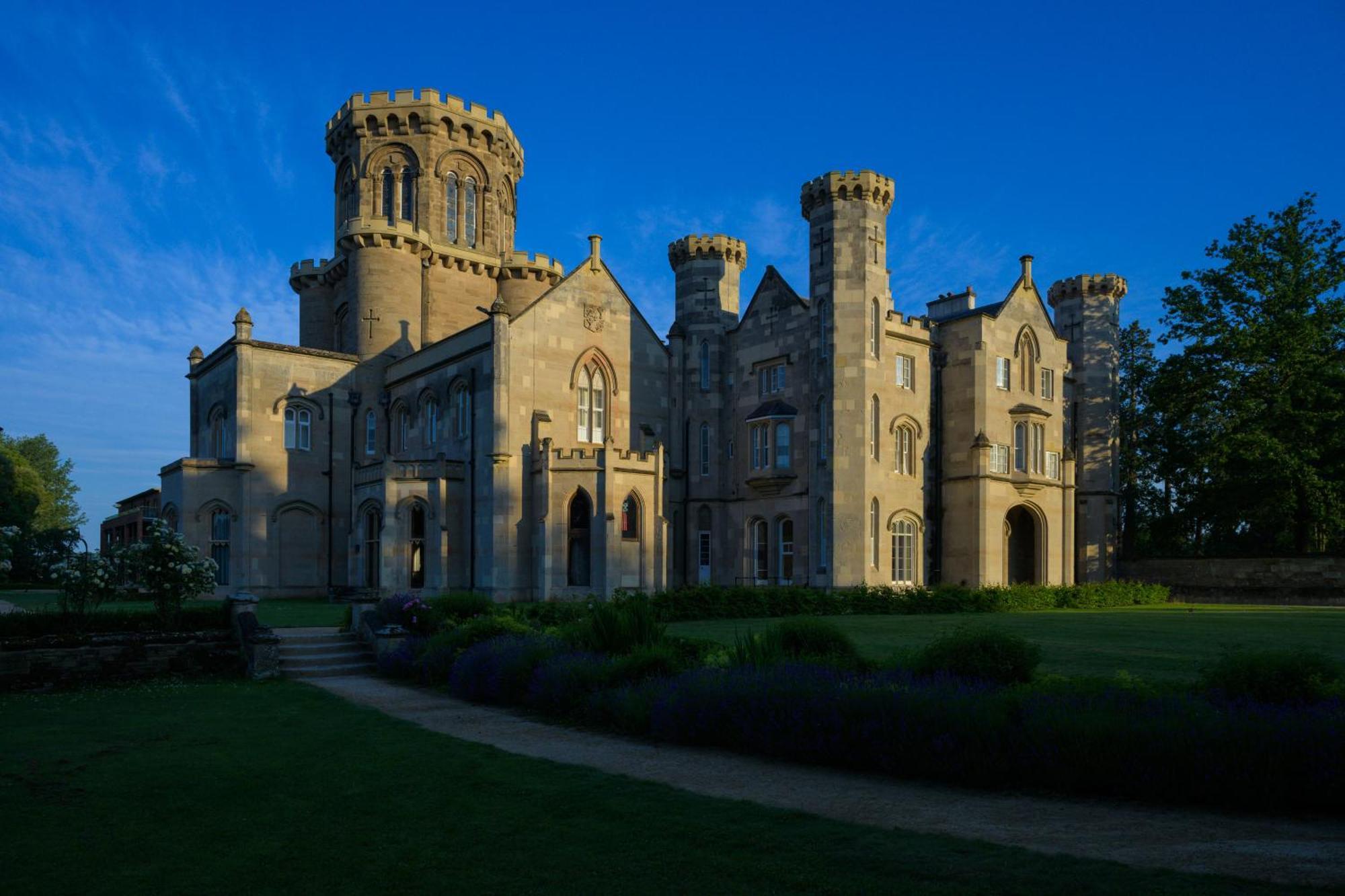 Studley Castle Hotel Екстериор снимка
