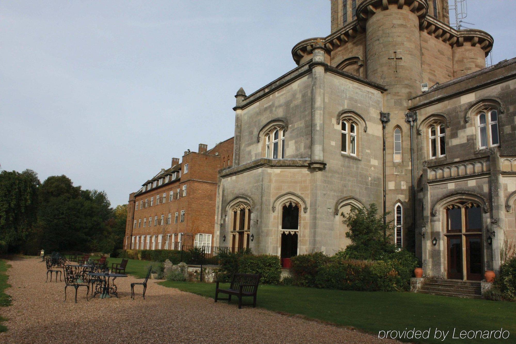 Studley Castle Hotel Екстериор снимка