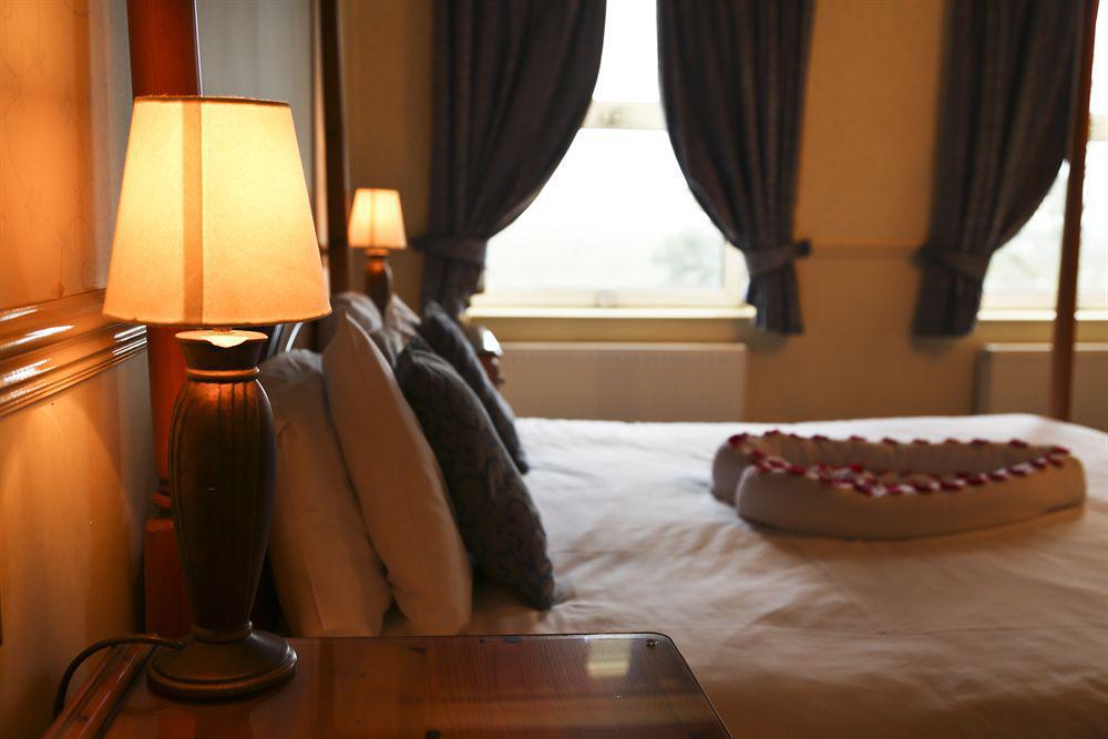 Studley Castle Hotel Екстериор снимка
